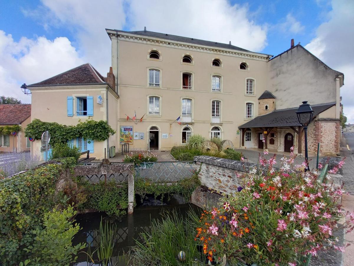 Gîte le Moulin Mezieres-en-Brenne Exterior foto